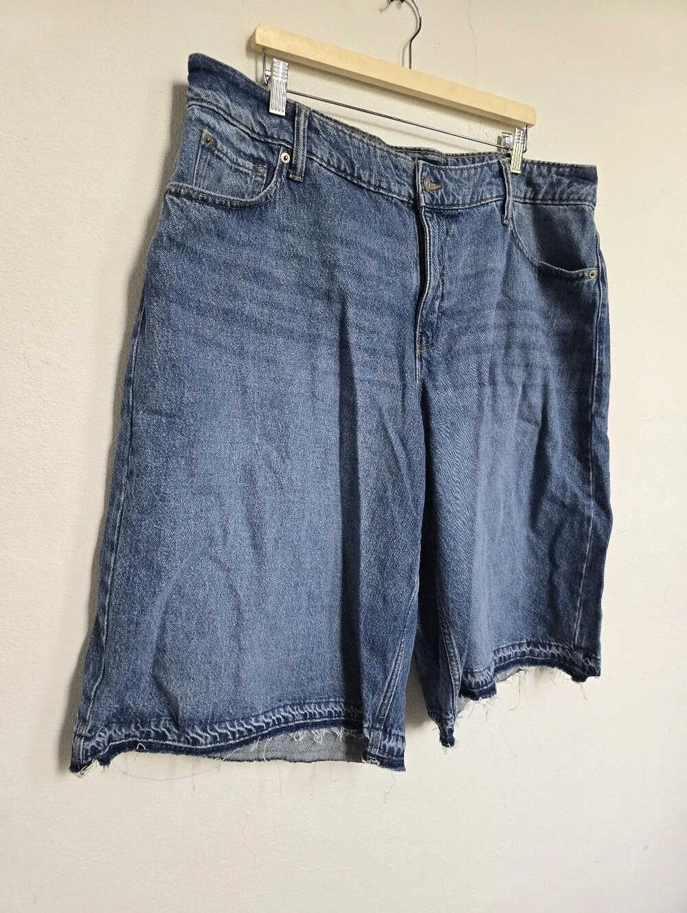 Ashley Graham Jorts Denim Bermuda Shorts Raw Hem Medium Wash Plus 14W